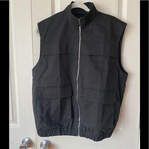 Black vest with front pockets